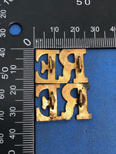 Load image into Gallery viewer, Original Pair of WW1/WW2 Brass British Army Shoulder Title - RE Royal Engineers - The Militaria Shop