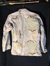 Charger l'image dans la galerie, Gulf War US Army DCU Camouflaged Combat Field Coat/Jacket - 42 Inch Chest - The Militaria Shop