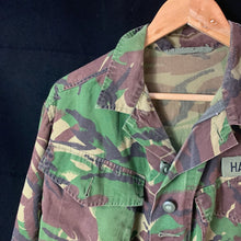 Charger l'image dans la galerie, Genuine British Army DPM Camo Lightweight Combat Jacket - 170/104 - The Militaria Shop