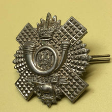Lade das Bild in den Galerie-Viewer, Original British Army Cap Badge - Highland Light Infantry - The Militaria Shop
