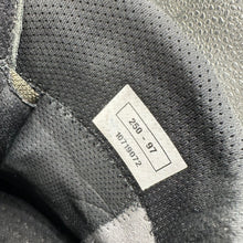 Lade das Bild in den Galerie-Viewer, Army Black Leather High Top Magnum Combat Boots - Size EU 40 - UK 6.5 - 250 - The Militaria Shop