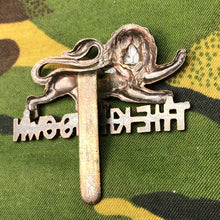 Lade das Bild in den Galerie-Viewer, Original WW1 British Cap Badge - King's Own Royal Regiment (Lancaster) - The Militaria Shop