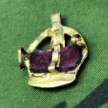 Lade das Bild in den Galerie-Viewer, Original WW1/WW2 British Army Rank Crown - The Militaria Shop