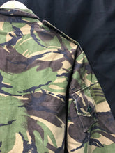 Lade das Bild in den Galerie-Viewer, Genuine British Army Surplus Combat Jacket Smock DPM - Size 190/104 - The Militaria Shop