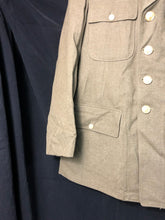 Lade das Bild in den Galerie-Viewer, Original WW2 US Army Class A Dress Jacket - Private Ryan Prop - 39" Short - The Militaria Shop
