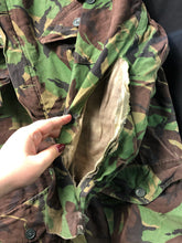 Load image into Gallery viewer, Genuine British Army Jungle Pattern DPM Combat Jacket Smock - Size 160/104 - The Militaria Shop