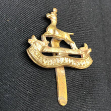 Lade das Bild in den Galerie-Viewer, Original British Army WW1 / WW2 Royal Canadian Dragoons Cap Badge - The Militaria Shop
