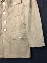 Lade das Bild in den Galerie-Viewer, Original WW2 US Army Class A Dress Jacket - Private Ryan Prop - 39" Short - The Militaria Shop