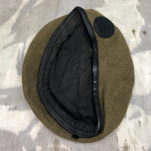 Lade das Bild in den Galerie-Viewer, Genuine British Army Beret - Guards Division - Size 55 - The Militaria Shop