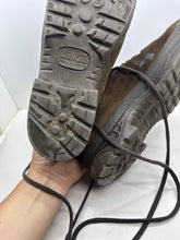 Lade das Bild in den Galerie-Viewer, British Army Surplus Brown Leather Combat Boots - Meindl - Size UK 9 M - The Militaria Shop