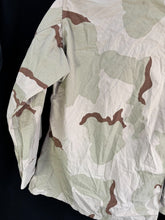Load image into Gallery viewer, Gulf War US Army DCU Camouflaged Combat Field Coat/Jacket - Small/Regular - The Militaria Shop