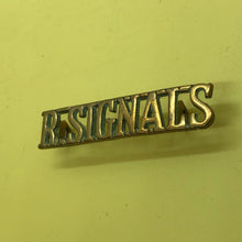 Load image into Gallery viewer, Original WW2 British Army R.Signals Royal Signals Shoulder Title - The Militaria Shop