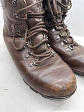 Lade das Bild in den Galerie-Viewer, British Army Surplus Brown Leather Combat Boots - ITURRI - Size UK 9 M - The Militaria Shop