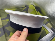 Lade das Bild in den Galerie-Viewer, Original British Royal Navy Ratings Cap - Size 59cm - The Militaria Shop