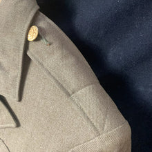 Lade das Bild in den Galerie-Viewer, Original WW2 US Army Class A Dress Jacket 1940 - Private Ryan Prop - 36" Regular - The Militaria Shop