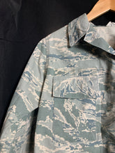 Load image into Gallery viewer, US Air Force Issue Tiger Stripe Camouflage Shirt - 37" Chest - The Militaria Shop