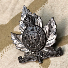 Load image into Gallery viewer, Original Canadian Army WW1 29th Waterloo Regiment Bronze Cap Badge - The Militaria Shop