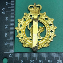 Load image into Gallery viewer, Genuine Canadian Army Cap Badge - Ontario Regiment - The Militaria Shop