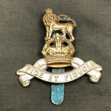 Charger l'image dans la galerie, Original British Army Cap/Beret Badge - Royal Army Pay Corps RAPC - The Militaria Shop