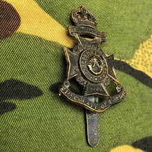 Load image into Gallery viewer, Original WW1 British Cap Badge - 1st Surrey Rifles - The Militaria Shop