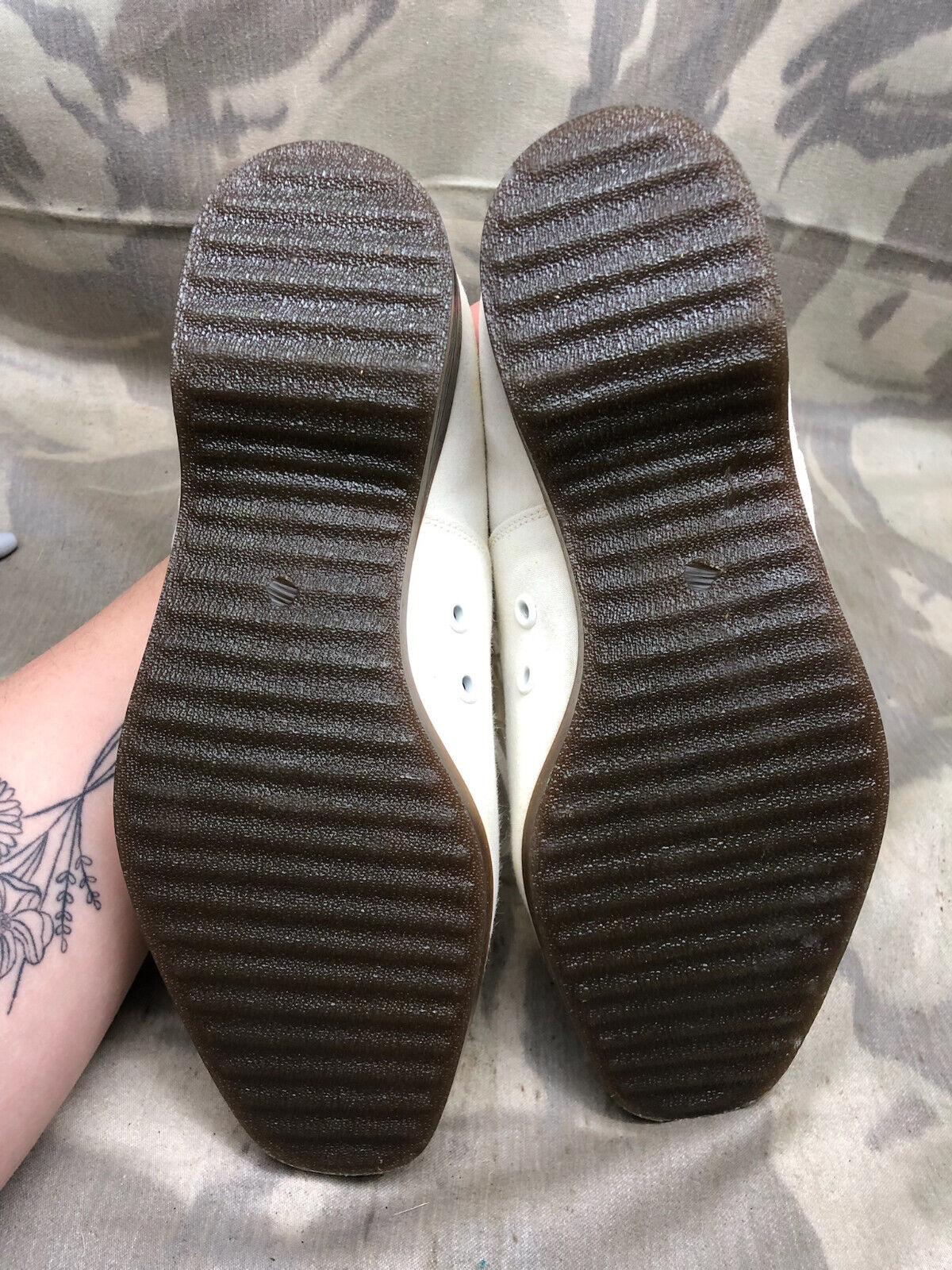 Genuine British Army Women's White Summer Shoes - WW2 Pattern - Size UK 6M - The Militaria Shop