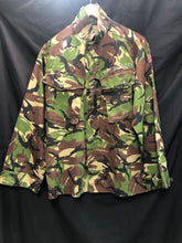 Charger l'image dans la galerie, Genuine British Army DPM Camouflage Jacket - Size 170/96 - The Militaria Shop