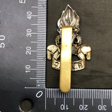 Charger l'image dans la galerie, Original British Army Cap/Beret Badge - Royal Army Education Corps - The Militaria Shop