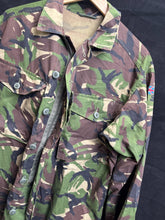 Charger l'image dans la galerie, Surplus British Army DPM Camouflaged Jacket Combat Lightweight - Size 180/96 - The Militaria Shop