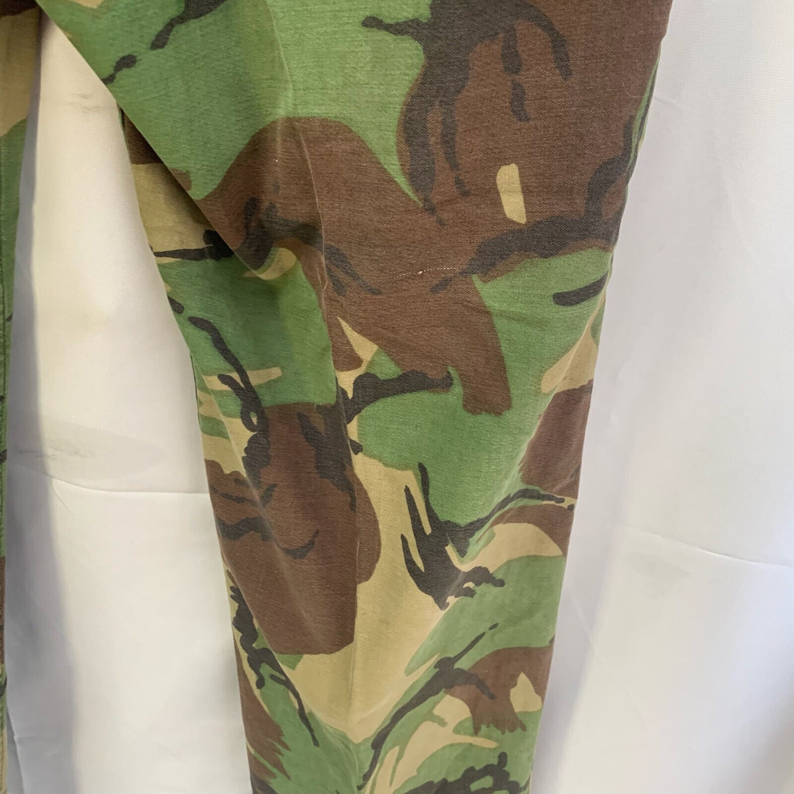Genuine British Army 68 Pattern DPM Jungle Camouflaged Trousers - Size 28" Waist - The Militaria Shop