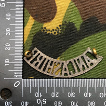 Charger l'image dans la galerie, Genuine British Army WW1 Brass Shoulder Title - Lancashire Regiment - The Militaria Shop