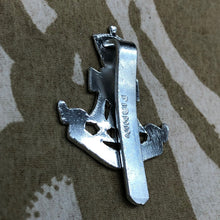 Load image into Gallery viewer, Original British Army Cap Badge - Green Howards - The Militaria Shop