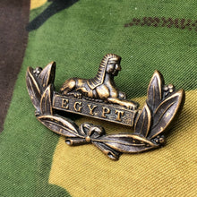 Charger l'image dans la galerie, Original WW1 British Army Cap Badge - Royal Berkshire - The Militaria Shop
