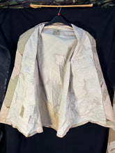 Charger l'image dans la galerie, Gulf War US Army DCU Camouflaged Combat Field Coat/Jacket - Large/Long - The Militaria Shop