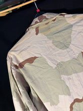 Load image into Gallery viewer, Gulf War US Army DCU Camouflaged Combat Field Coat/Jacket - Medium/X-Long - The Militaria Shop