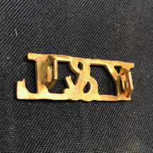 Load image into Gallery viewer, Original WW1 British Army Brass Shoulder Title - York & Lancaster Regiment - The Militaria Shop