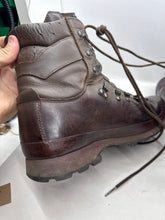 Lade das Bild in den Galerie-Viewer, British Army Surplus Brown Leather Combat Boots - Altberg - Size UK 9 M - The Militaria Shop