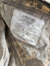 Charger l'image dans la galerie, Surplus US Army ACU Combat Uniform Jacket-Small Regular - The Militaria Shop