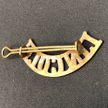 Load image into Gallery viewer, Original WW1 British Army Brass Shoulder Title - Lincoln Regiment - The Militaria Shop
