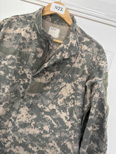 Charger l'image dans la galerie, Surplus US Army ACU Combat Uniform Jacket-Medium-Long - The Militaria Shop