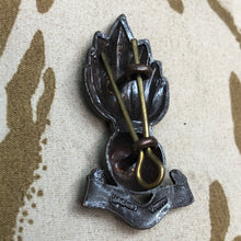 Load image into Gallery viewer, Original British Army WW1 / WW2 Royal Engineers Officer's Bronze Cap Badge - The Militaria Shop