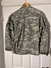 Lade das Bild in den Galerie-Viewer, Surplus US Army ACU Combat Uniform Jacket -Size Medium-Short - The Militaria Shop