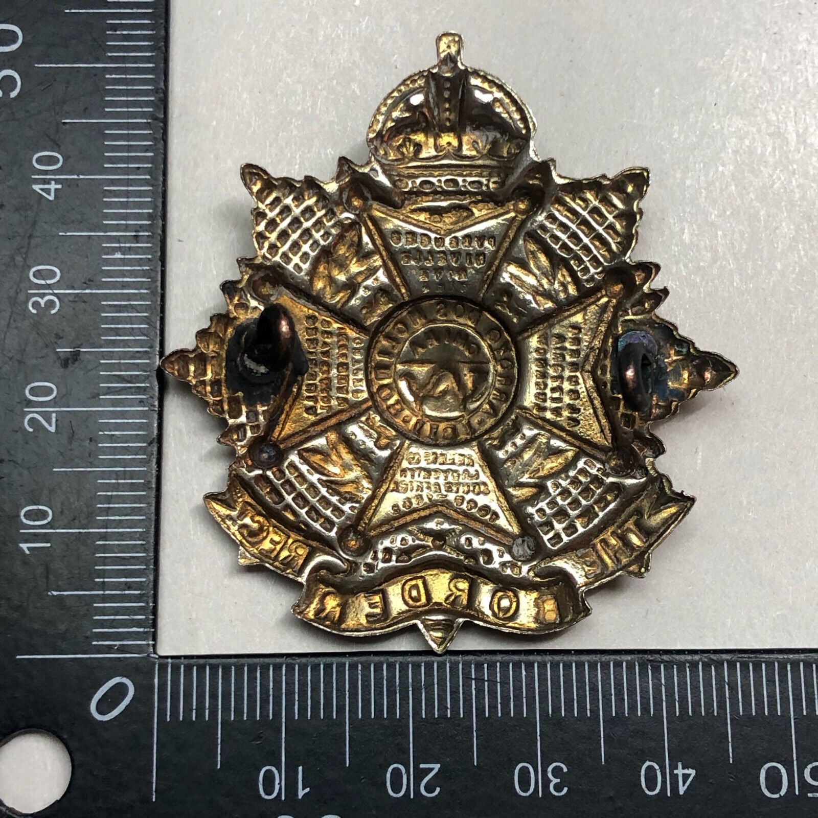 Original WW1 British Army Border Regiment Cap Badge - The Militaria Shop