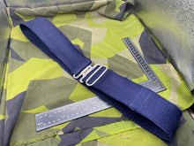 Charger l'image dans la galerie, Original British Royal Navy Blue Canvas Stable Belt - Approx 40" Waist - The Militaria Shop