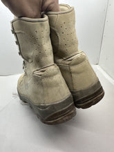 Lade das Bild in den Galerie-Viewer, British Army Surplus Brown Leather Combat Boots - Size UK 9.5 W - The Militaria Shop