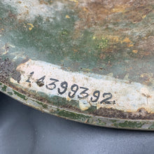 Lade das Bild in den Galerie-Viewer, Original WW2 British/Canadian Army Mk3 Turtle Combat Helmet - The Militaria Shop