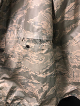 Lade das Bild in den Galerie-Viewer, US Air Force ABU Camo Orc Industries Parka Improved Rain Jacket - Medium - The Militaria Shop