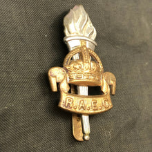 Charger l'image dans la galerie, Original British Army Cap/Beret Badge - Royal Army Education Corps RAEC - The Militaria Shop