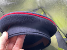 Lade das Bild in den Galerie-Viewer, Original British Army Royal Engineers Peaked Cap - Size 57cm Approx - The Militaria Shop
