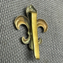 Load image into Gallery viewer, Original WW1 British Army Cap Badge - Manchester Regiment - The Militaria Shop