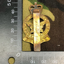 Load image into Gallery viewer, Original Canadian Army Royal Montreal Regiment Beret / Cap Badge - The Militaria Shop